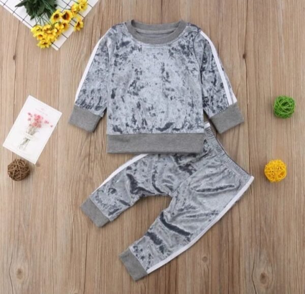 Conjunto Deportivo Terciopelo - Image 2